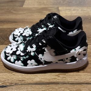Nike Kids Black and White Floral Air Force 1 Sneakers